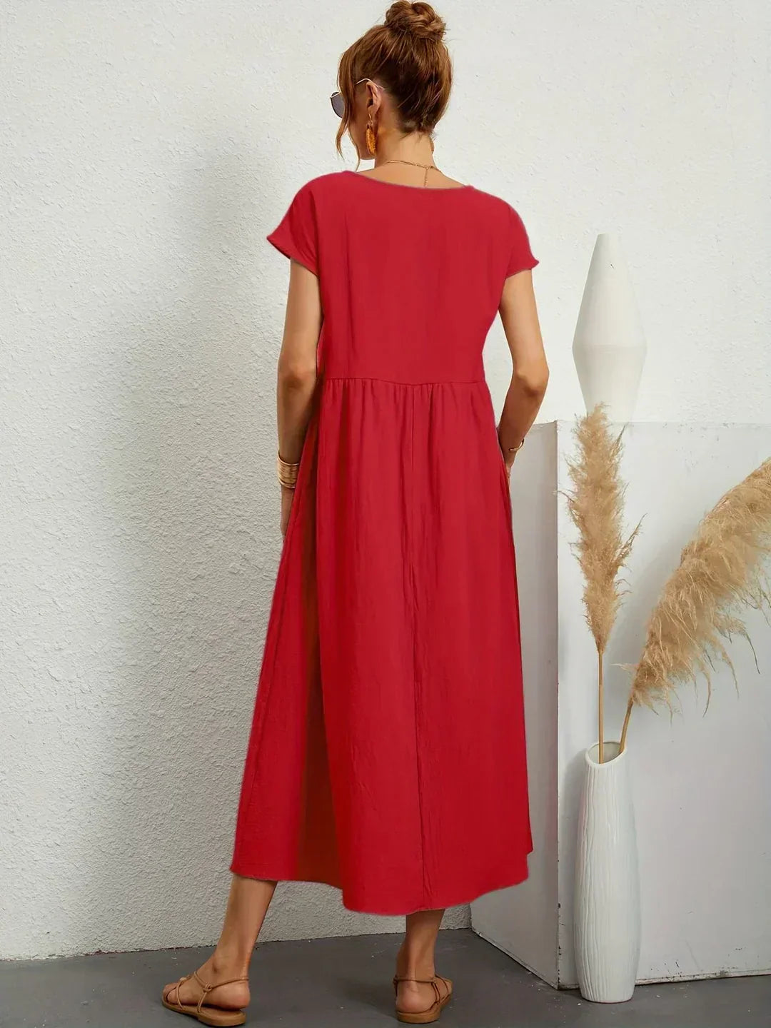 Gabrielle  Midi-jurk met tijdloze elegantie