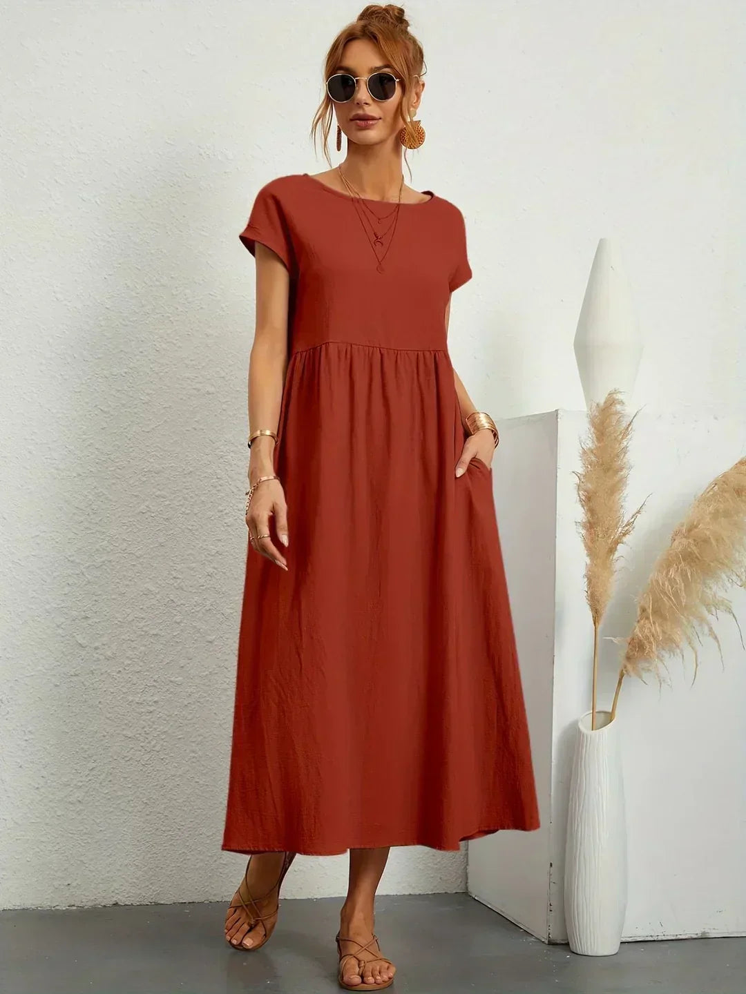 Gabrielle  Midi-jurk met tijdloze elegantie