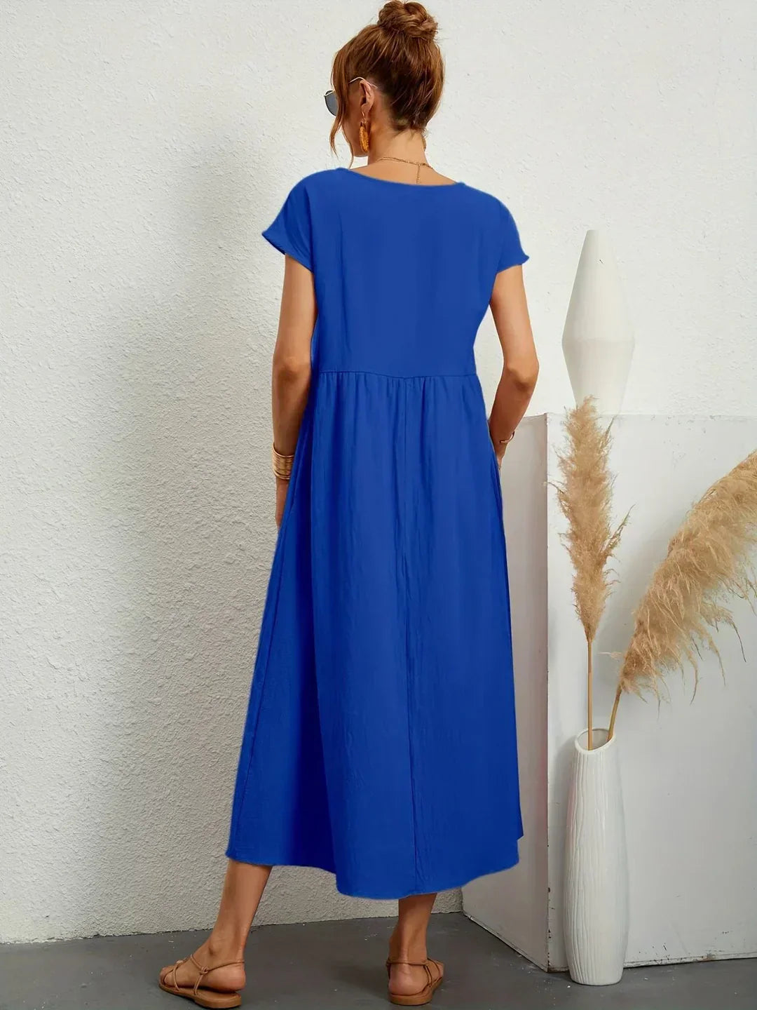 Gabrielle  Midi-jurk met tijdloze elegantie
