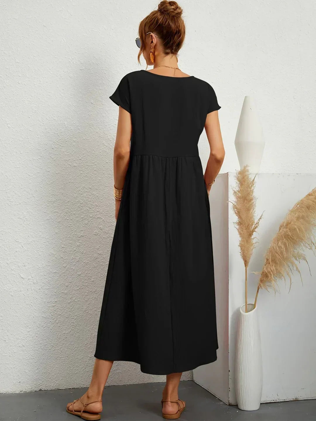 Gabrielle  Midi-jurk met tijdloze elegantie